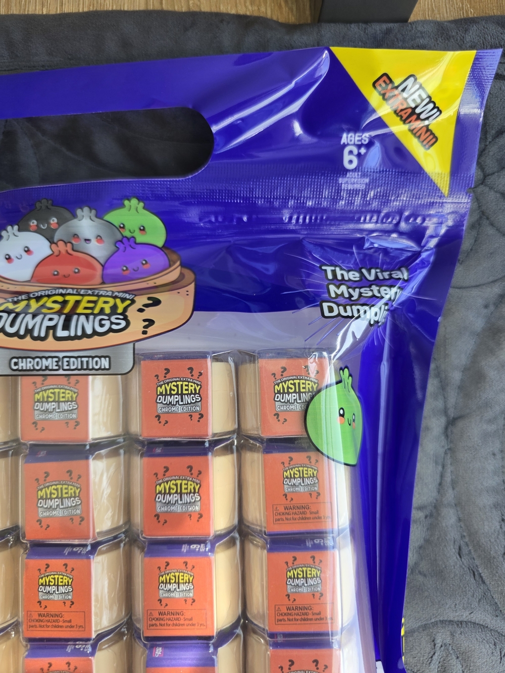 Mystery Dumplings Chrome Edition 25 Pack Viral Collectible Mini Figures Sealed - Picture 4 of 4
